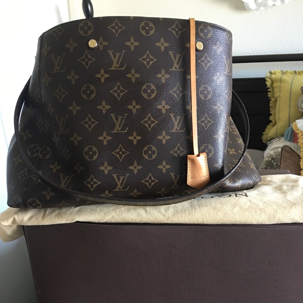 Louis Vuitton GM Montaigne